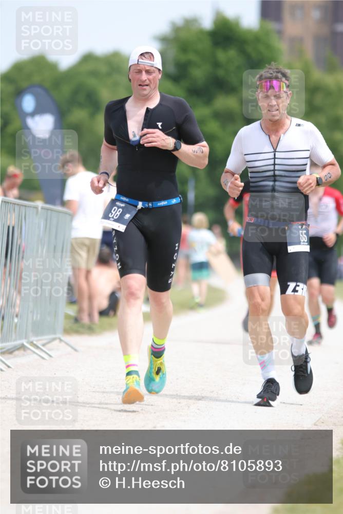 22.06.2025 - Viking Triathlon H.Heesch http://msf.ph/oto/8105893 22.06.2025 13:48:06 Laufen 55, 98, 387, 615 meine-sportfotos.de