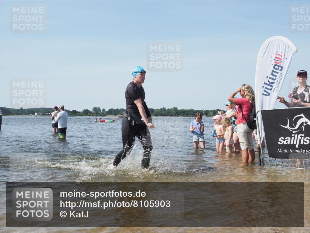 22.06.2025 - Viking Triathlon KatJ http://msf.ph/oto/8105903 22.06.2025 10:36:46 Schwimmen 331, 332 meine-sportfotos.de