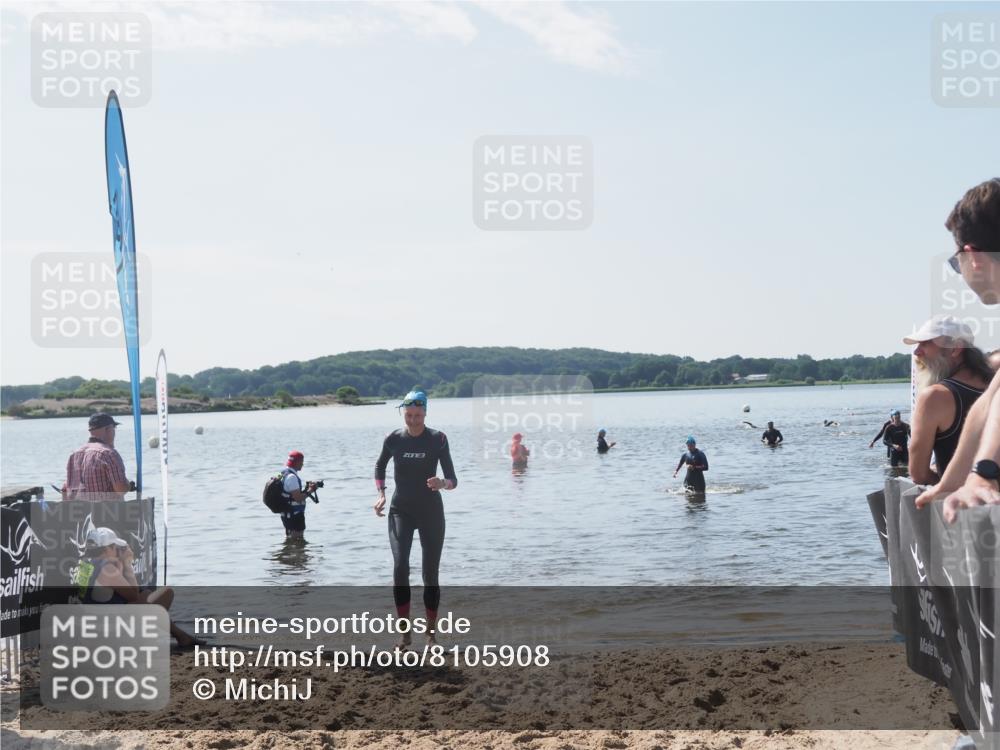 22.06.2025 - Viking Triathlon MichiJ http://msf.ph/oto/8105908 22.06.2025 10:51:20 Schwimmen 436, 477 meine-sportfotos.de