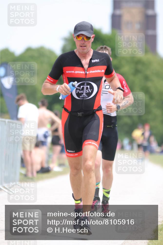 22.06.2025 - Viking Triathlon H.Heesch http://msf.ph/oto/8105916 22.06.2025 13:48:10 Laufen 55, 98, 387, 615 meine-sportfotos.de