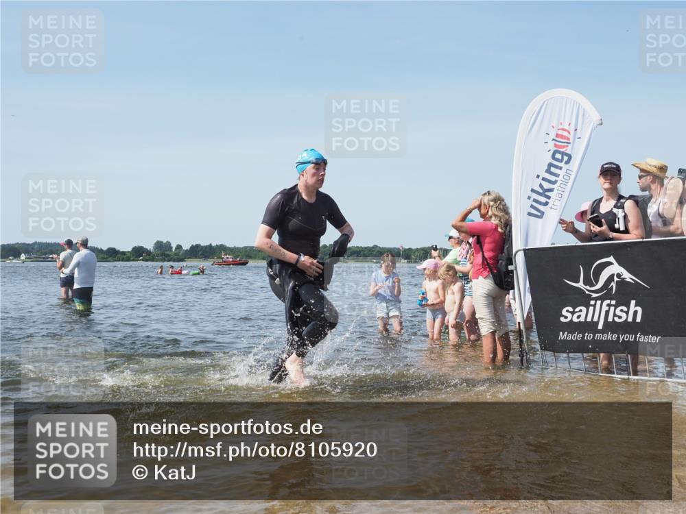 22.06.2025 - Viking Triathlon KatJ http://msf.ph/oto/8105920 22.06.2025 10:36:46 Schwimmen 331, 332 meine-sportfotos.de