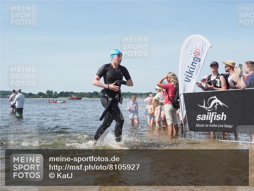 22.06.2025 - Viking Triathlon KatJ http://msf.ph/oto/8105927 22.06.2025 10:36:46 Schwimmen 331, 332 meine-sportfotos.de