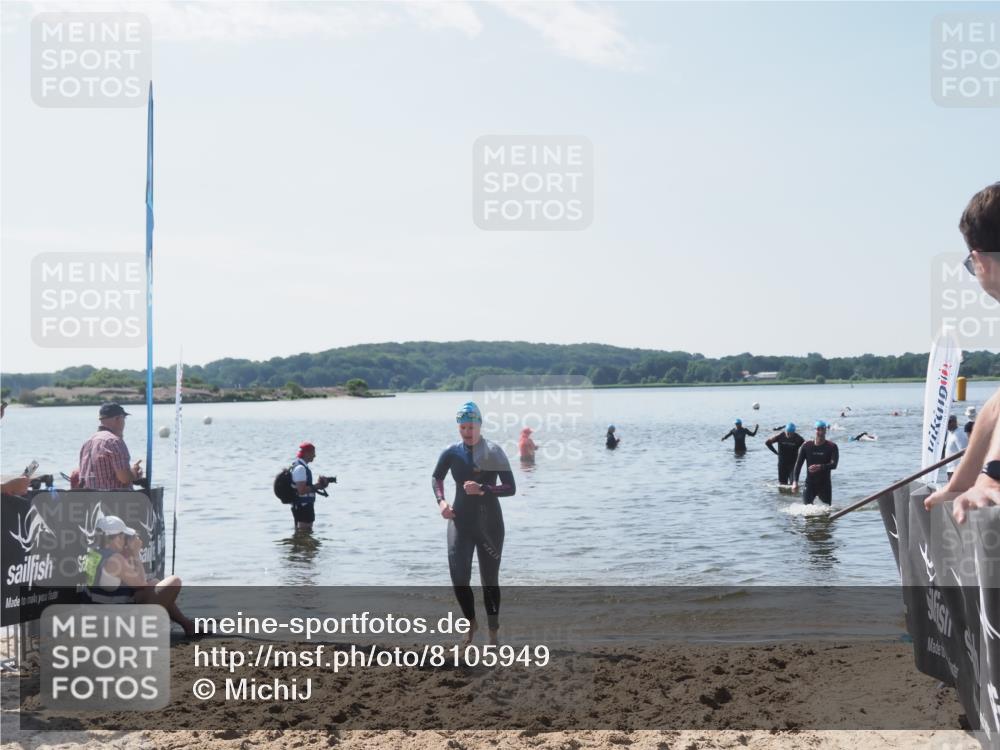 22.06.2025 - Viking Triathlon MichiJ http://msf.ph/oto/8105949 22.06.2025 10:51:31 Schwimmen 292, 422, 477 meine-sportfotos.de