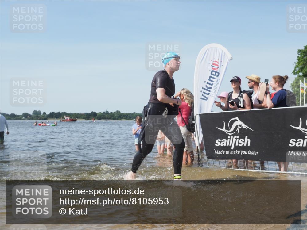 22.06.2025 - Viking Triathlon KatJ http://msf.ph/oto/8105953 22.06.2025 10:36:47 Schwimmen 331, 332 meine-sportfotos.de