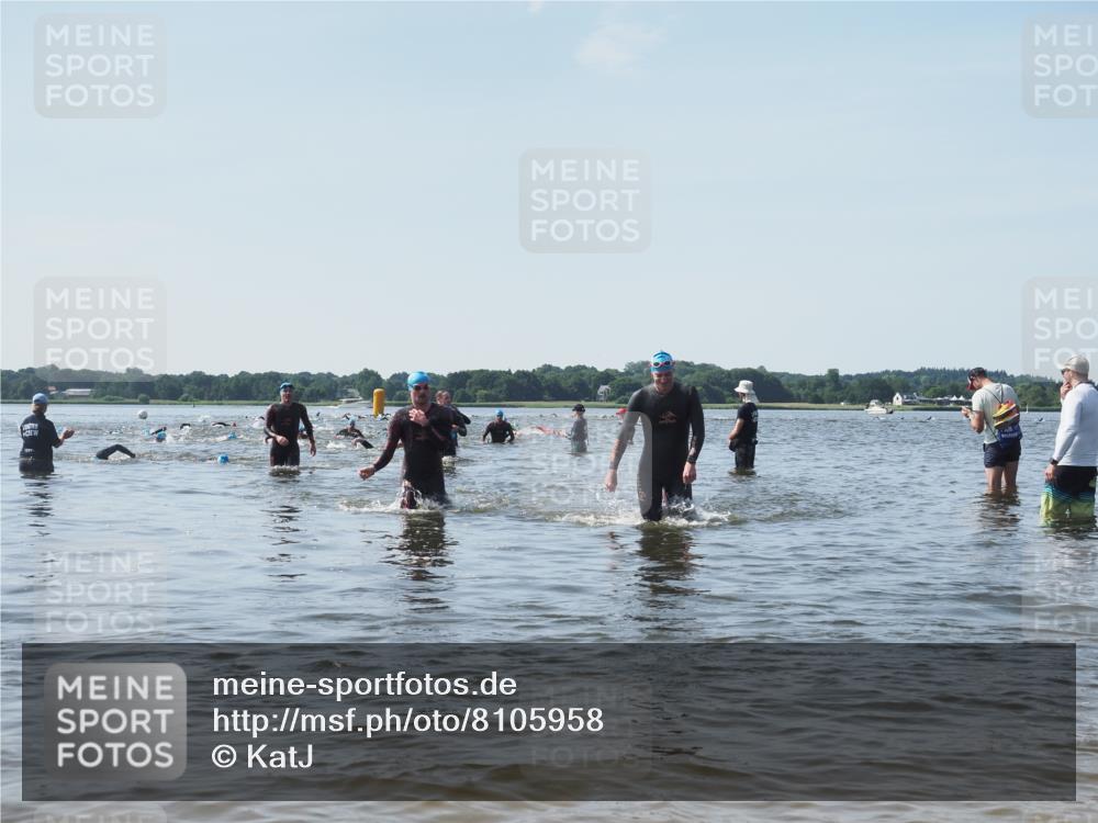 22.06.2025 - Viking Triathlon KatJ http://msf.ph/oto/8105958 22.06.2025 10:36:58 Schwimmen 331, 355, 388, 500 meine-sportfotos.de