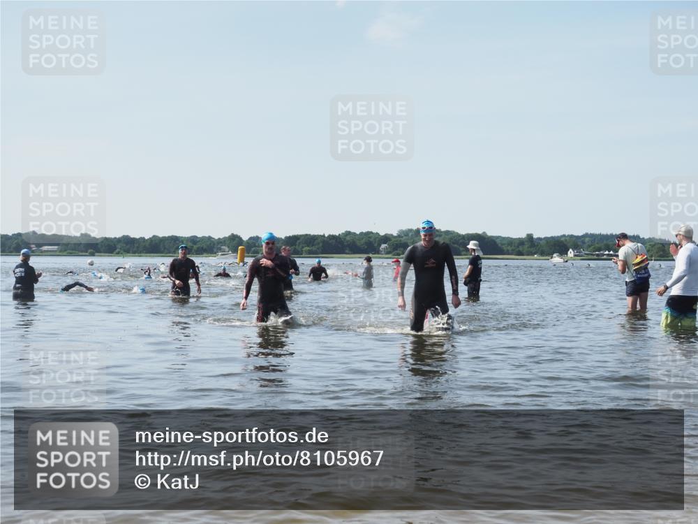 22.06.2025 - Viking Triathlon KatJ http://msf.ph/oto/8105967 22.06.2025 10:36:58 Schwimmen 331, 355, 388, 500 meine-sportfotos.de