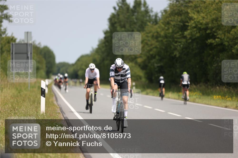 22.06.2025 - Viking Triathlon Yannick Fuchs http://msf.ph/oto/8105973 22.06.2025 12:11:10 Radfahren 107, 529, 618, 643, 658 meine-sportfotos.de
