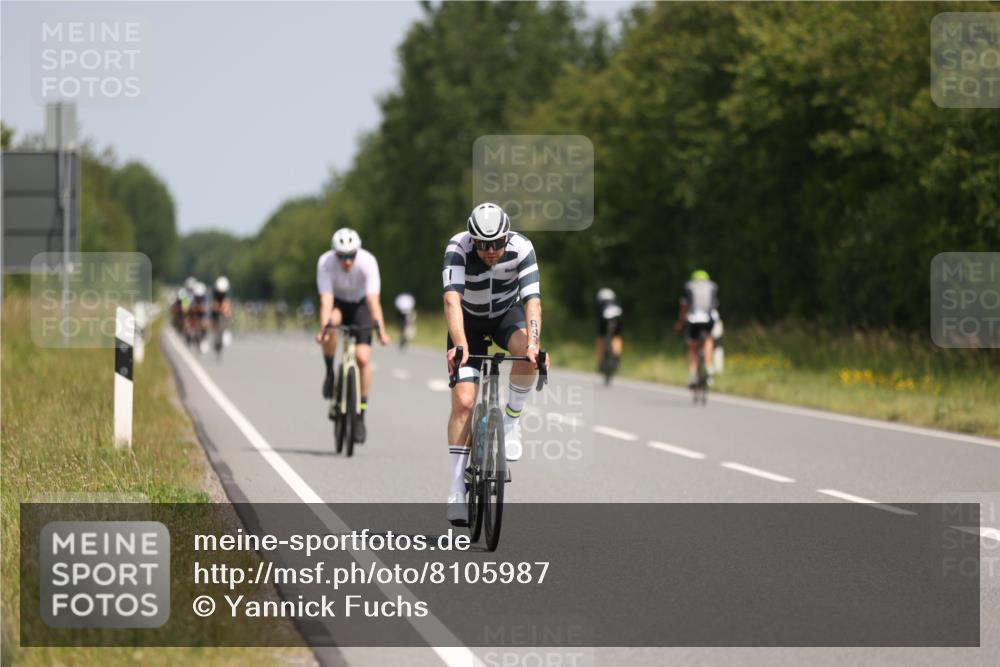 22.06.2025 - Viking Triathlon Yannick Fuchs http://msf.ph/oto/8105987 22.06.2025 12:11:10 Radfahren 107, 529, 618, 643, 658 meine-sportfotos.de