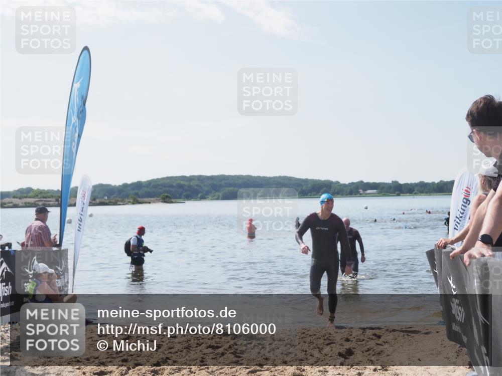 22.06.2025 - Viking Triathlon MichiJ http://msf.ph/oto/8106000 22.06.2025 10:51:41 Schwimmen 292, 422 meine-sportfotos.de