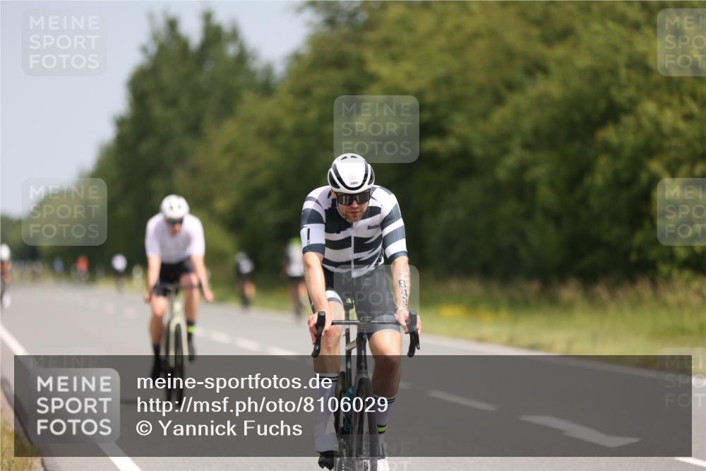 22.06.2025 - Viking Triathlon Yannick Fuchs http://msf.ph/oto/8106029 22.06.2025 12:11:11 Radfahren 107, 529, 618, 643, 658 meine-sportfotos.de
