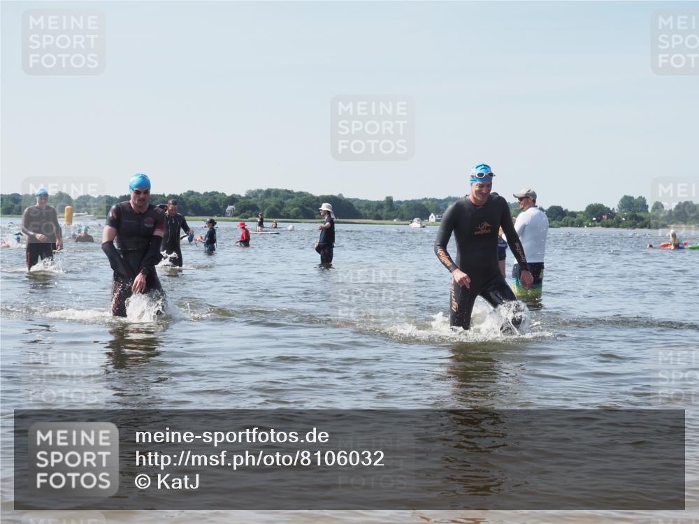 22.06.2025 - Viking Triathlon KatJ http://msf.ph/oto/8106032 22.06.2025 10:37:01 Schwimmen 331, 355, 388, 500, 513 meine-sportfotos.de