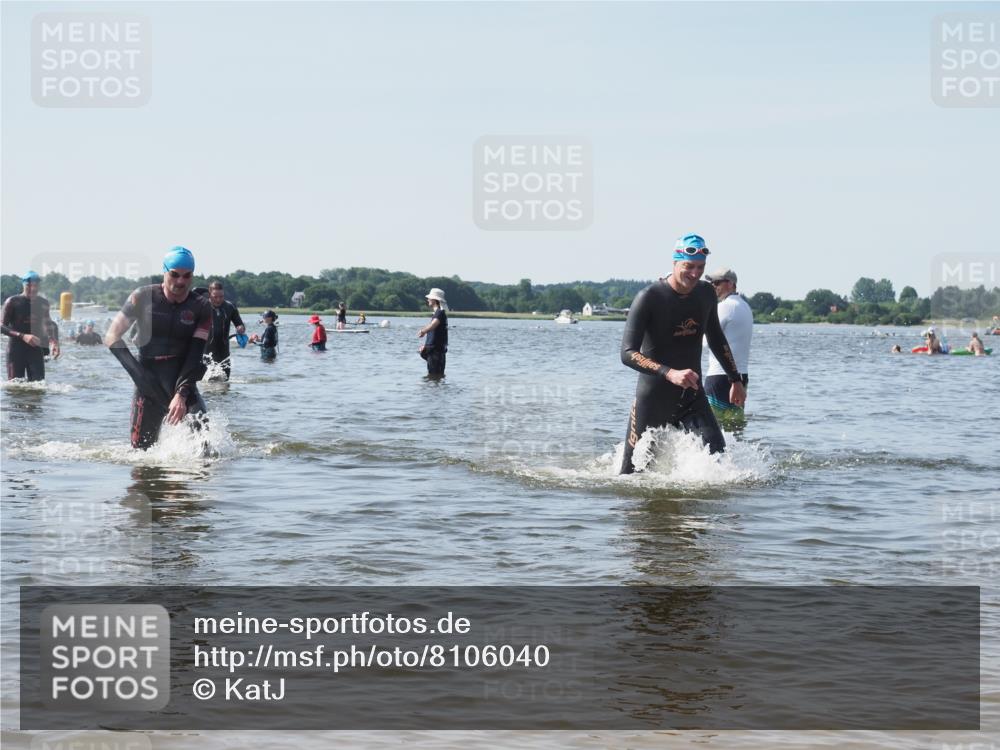 22.06.2025 - Viking Triathlon KatJ http://msf.ph/oto/8106040 22.06.2025 10:37:01 Schwimmen 331, 355, 388, 500, 513 meine-sportfotos.de