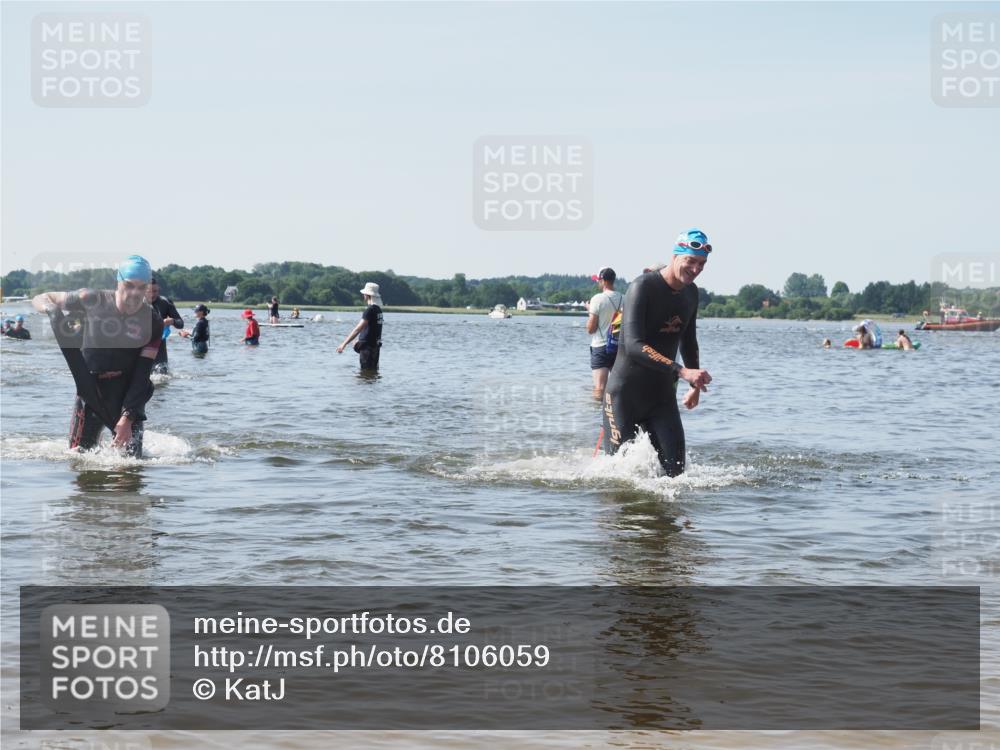 22.06.2025 - Viking Triathlon KatJ http://msf.ph/oto/8106059 22.06.2025 10:37:01 Schwimmen 331, 355, 388, 500, 513 meine-sportfotos.de
