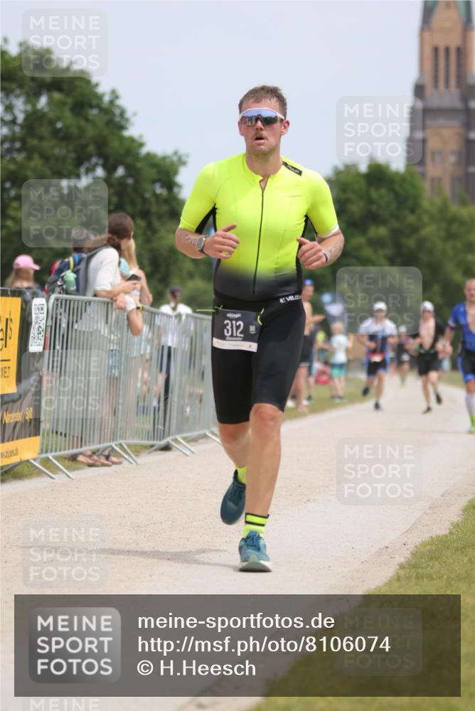 22.06.2025 - Viking Triathlon H.Heesch http://msf.ph/oto/8106074 22.06.2025 13:50:02 Laufen 312, 347, 525 meine-sportfotos.de
