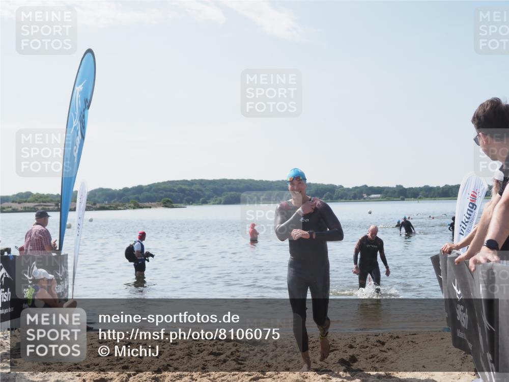 22.06.2025 - Viking Triathlon MichiJ http://msf.ph/oto/8106075 22.06.2025 10:51:42 Schwimmen 292, 422 meine-sportfotos.de
