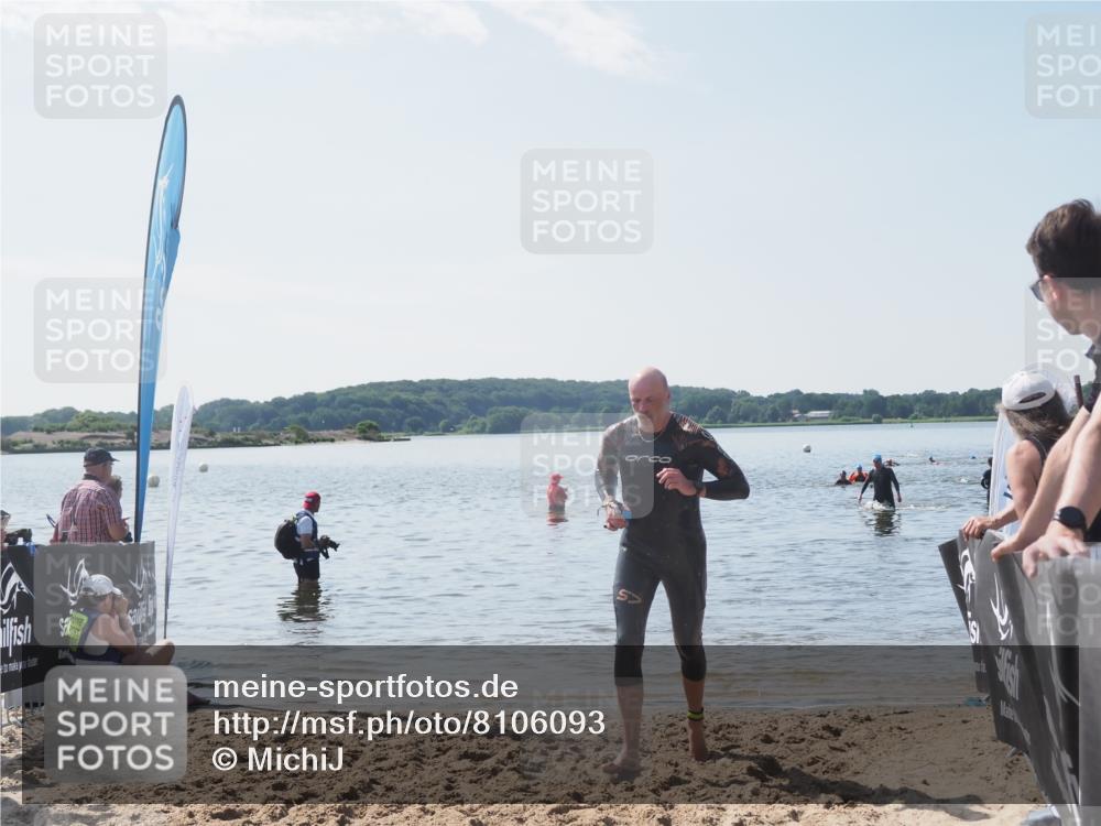 22.06.2025 - Viking Triathlon MichiJ http://msf.ph/oto/8106093 22.06.2025 10:51:48 Schwimmen 292 meine-sportfotos.de