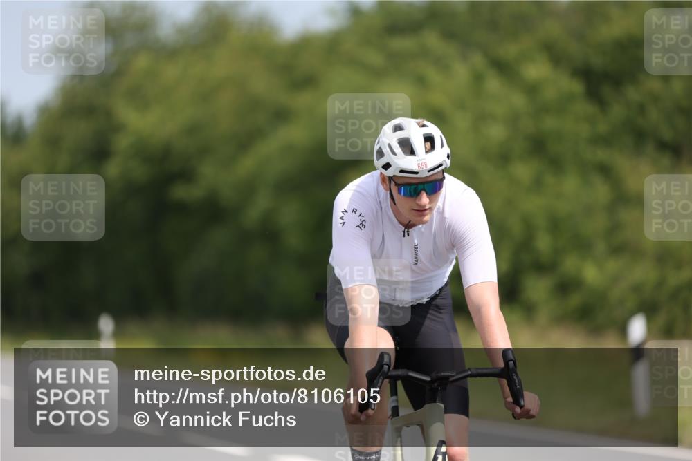 22.06.2025 - Viking Triathlon Yannick Fuchs http://msf.ph/oto/8106105 22.06.2025 12:11:14 Radfahren 206, 529, 603, 643, 658 meine-sportfotos.de