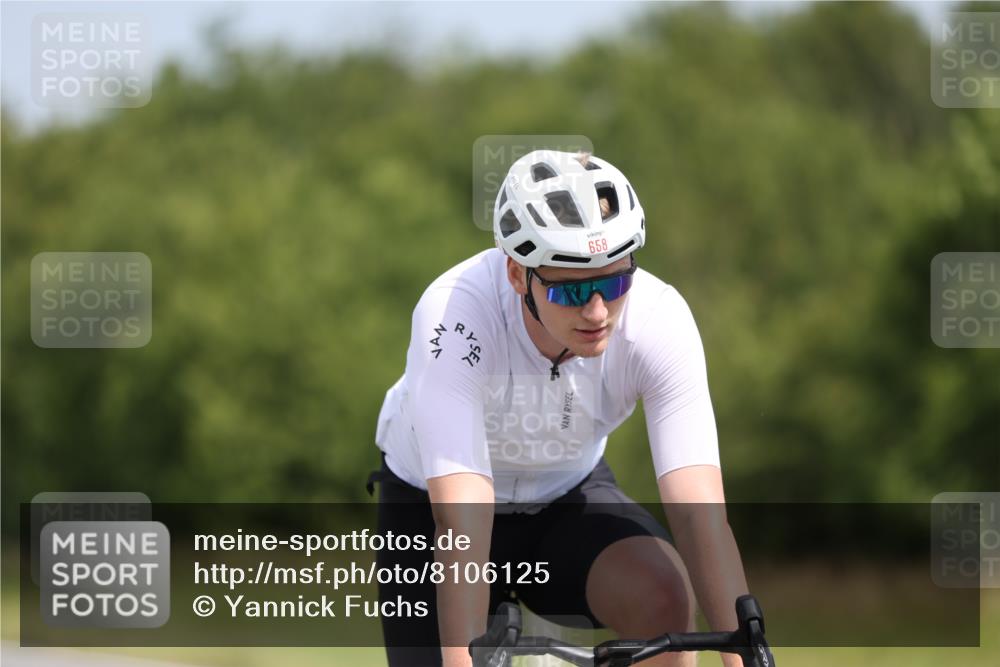 22.06.2025 - Viking Triathlon Yannick Fuchs http://msf.ph/oto/8106125 22.06.2025 12:11:14 Radfahren 206, 529, 603, 643, 658 meine-sportfotos.de
