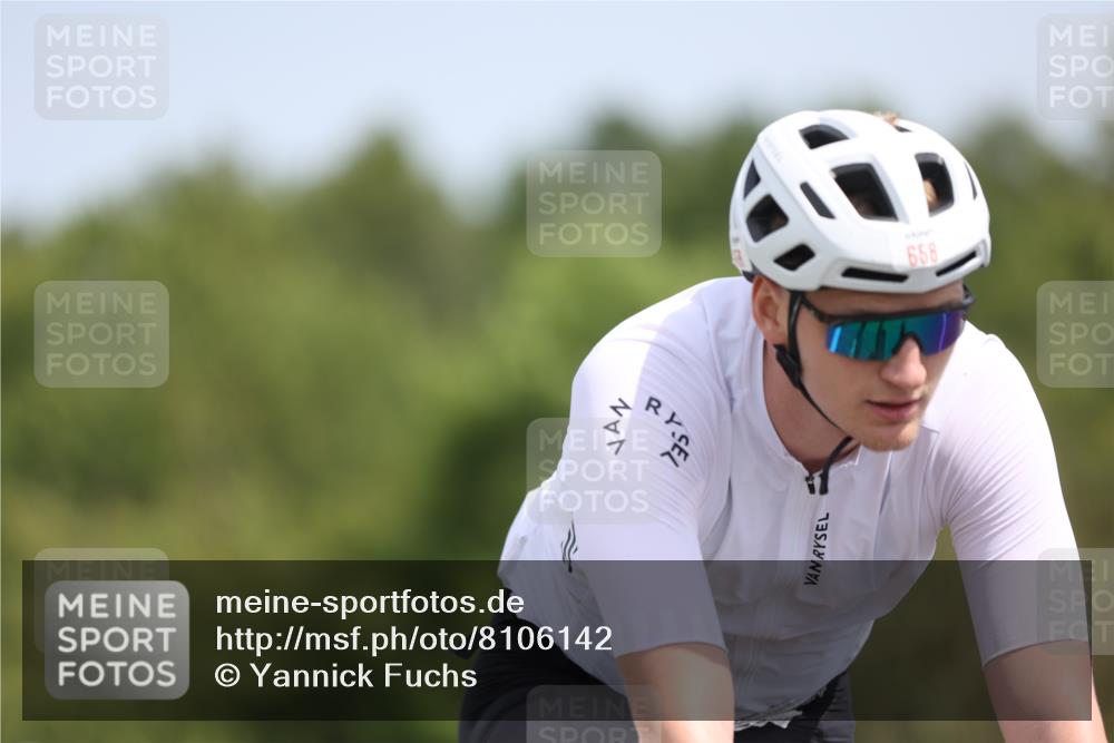 22.06.2025 - Viking Triathlon Yannick Fuchs http://msf.ph/oto/8106142 22.06.2025 12:11:15 Radfahren 206, 529, 603, 623, 643, 658 meine-sportfotos.de