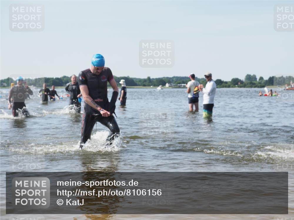 22.06.2025 - Viking Triathlon KatJ http://msf.ph/oto/8106156 22.06.2025 10:37:03 Schwimmen 172, 331, 355, 388, 454, 500, 513 meine-sportfotos.de