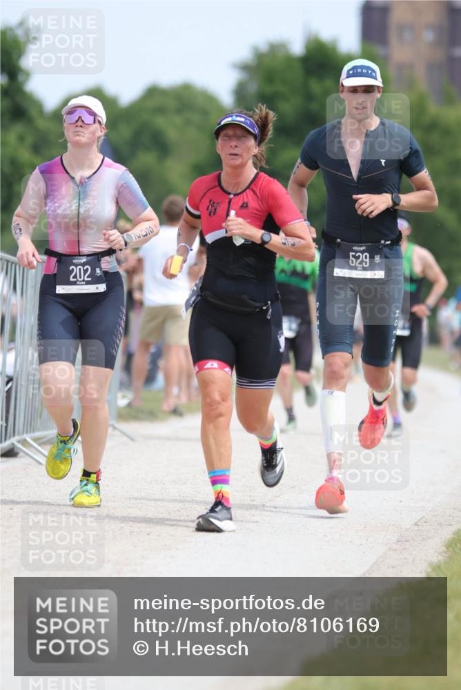 22.06.2025 - Viking Triathlon H.Heesch http://msf.ph/oto/8106169 22.06.2025 13:50:26 Laufen 60, 80, 155, 198, 202, 529, 534 meine-sportfotos.de