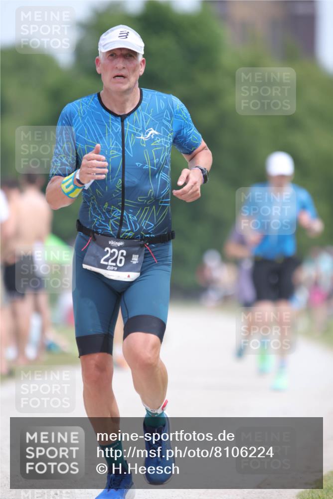 22.06.2025 - Viking Triathlon H.Heesch http://msf.ph/oto/8106224 22.06.2025 13:50:39 Laufen 226 meine-sportfotos.de