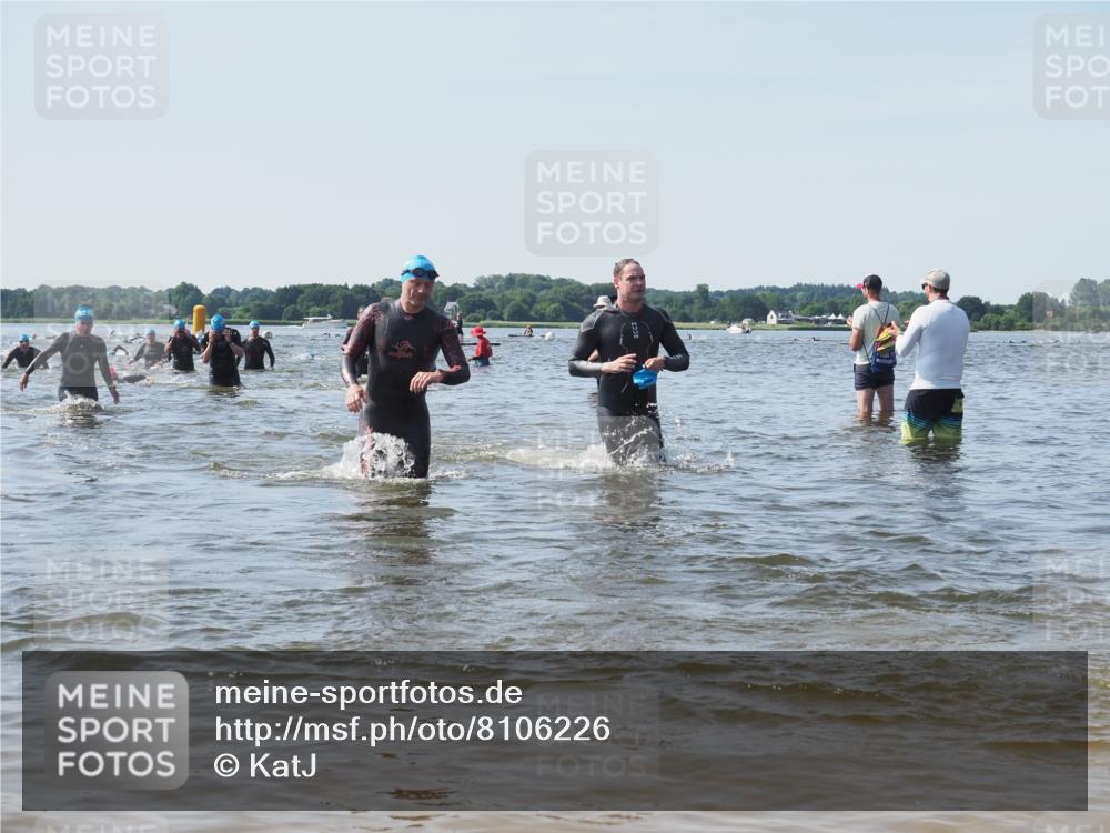 22.06.2025 - Viking Triathlon KatJ http://msf.ph/oto/8106226 22.06.2025 10:37:07 Schwimmen 172, 331, 355, 370, 388, 454, 500, 513, 649 meine-sportfotos.de