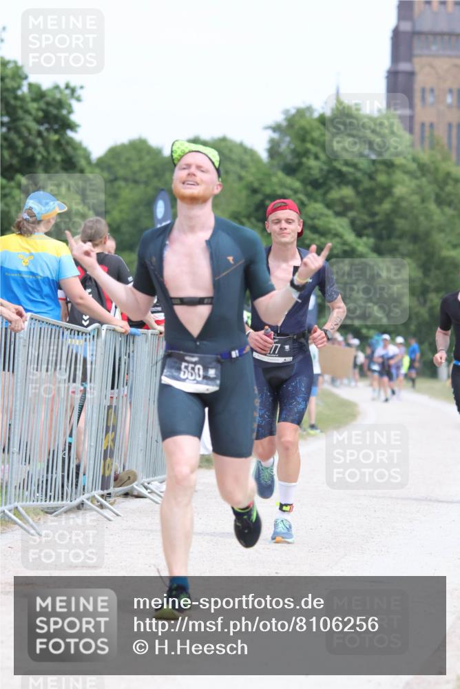 22.06.2025 - Viking Triathlon H.Heesch http://msf.ph/oto/8106256 22.06.2025 14:28:31 Laufen 98, 377, 550 meine-sportfotos.de