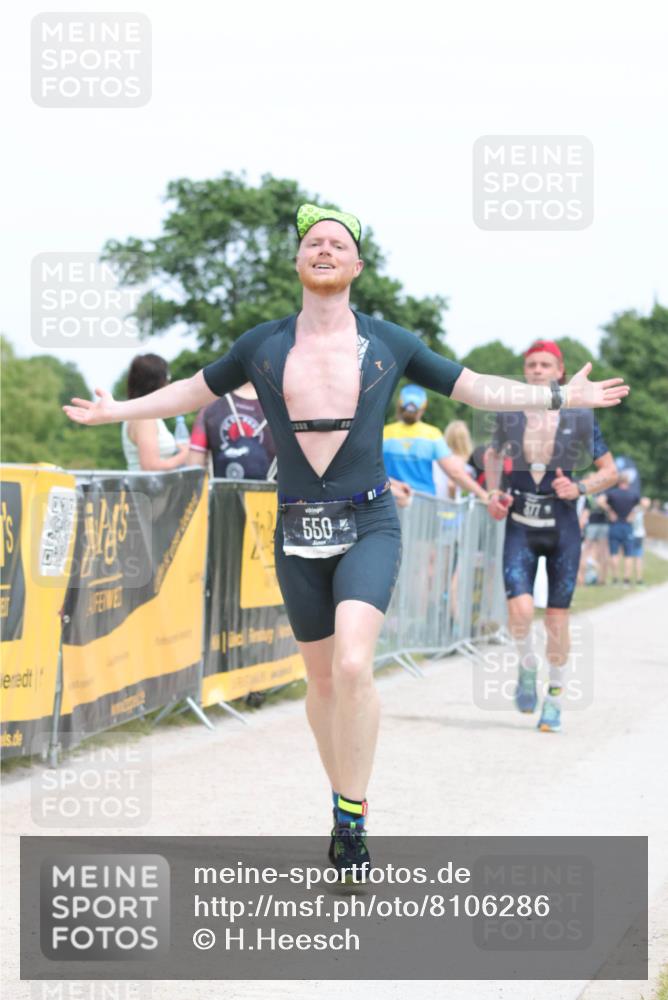 22.06.2025 - Viking Triathlon H.Heesch http://msf.ph/oto/8106286 22.06.2025 14:28:32 Laufen 98, 377, 550 meine-sportfotos.de
