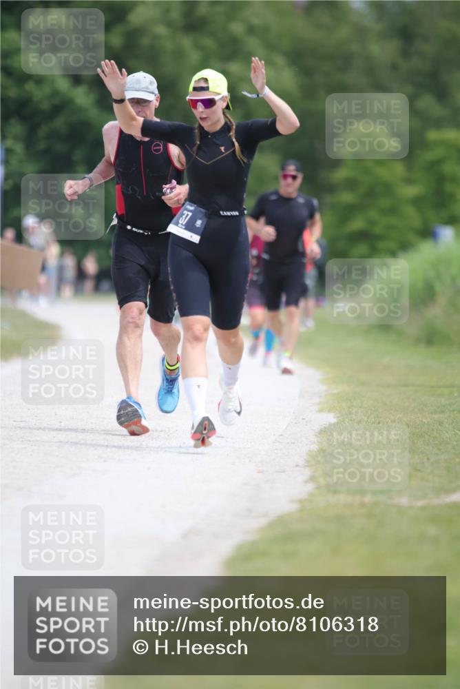 22.06.2025 - Viking Triathlon H.Heesch http://msf.ph/oto/8106318 22.06.2025 13:51:22 Laufen 37, 308 meine-sportfotos.de