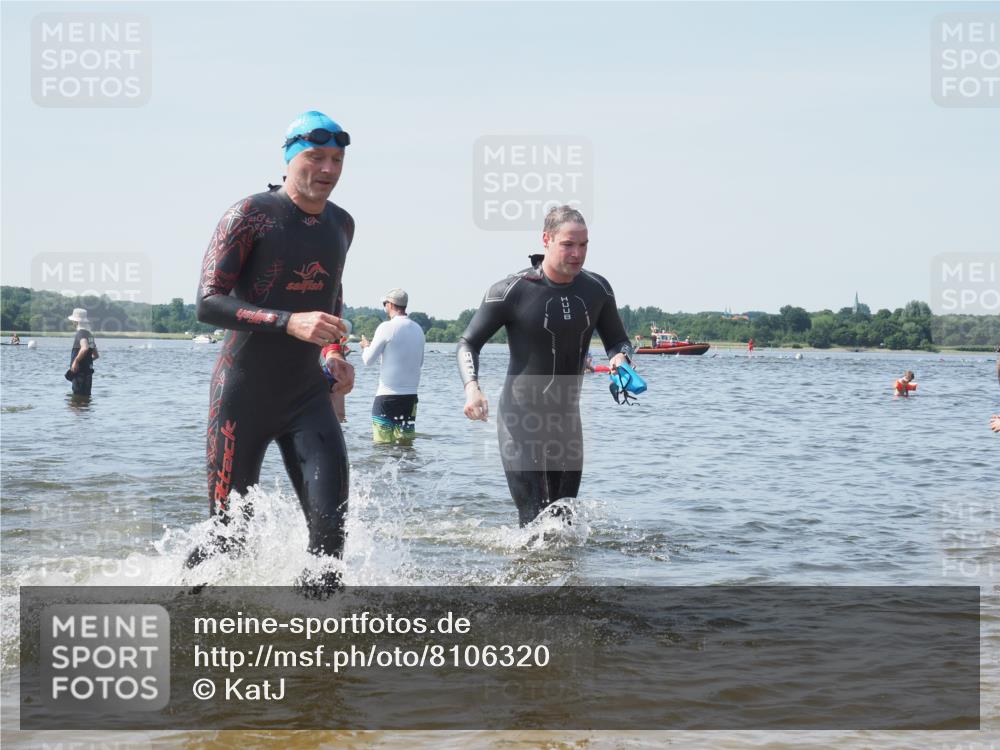 22.06.2025 - Viking Triathlon KatJ http://msf.ph/oto/8106320 22.06.2025 10:37:10 Schwimmen 172, 233, 355, 370, 383, 388, 454, 500, 513, 649 meine-sportfotos.de