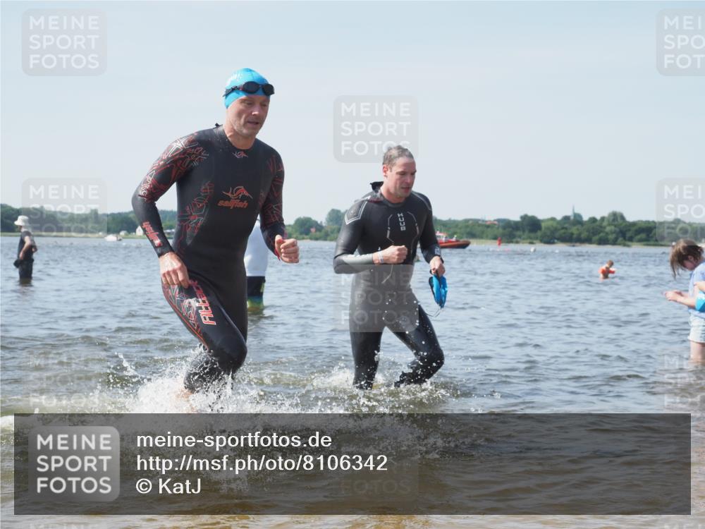 22.06.2025 - Viking Triathlon KatJ http://msf.ph/oto/8106342 22.06.2025 10:37:11 Schwimmen 172, 233, 355, 370, 383, 454, 500, 513, 649 meine-sportfotos.de