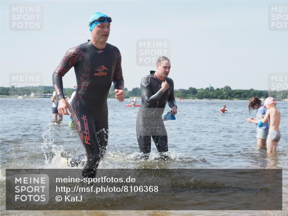 22.06.2025 - Viking Triathlon KatJ http://msf.ph/oto/8106368 22.06.2025 10:37:11 Schwimmen 172, 233, 355, 370, 383, 454, 500, 513, 649 meine-sportfotos.de