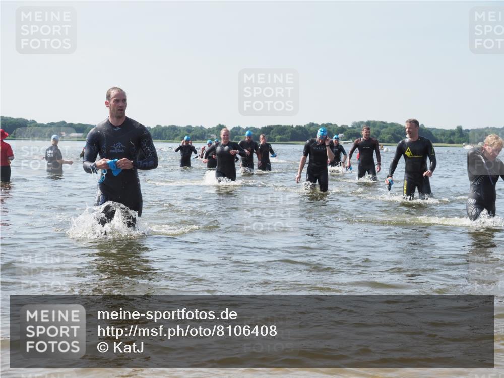 22.06.2025 - Viking Triathlon KatJ http://msf.ph/oto/8106408 22.06.2025 10:37:15 Schwimmen 34, 172, 233, 312, 344, 355, 370, 383, 454, 513, 649 meine-sportfotos.de