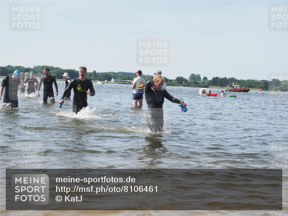 22.06.2025 - Viking Triathlon KatJ http://msf.ph/oto/8106461 22.06.2025 10:37:16 Schwimmen 34, 172, 233, 253, 312, 316, 344, 370, 383, 454, 513, 649 meine-sportfotos.de