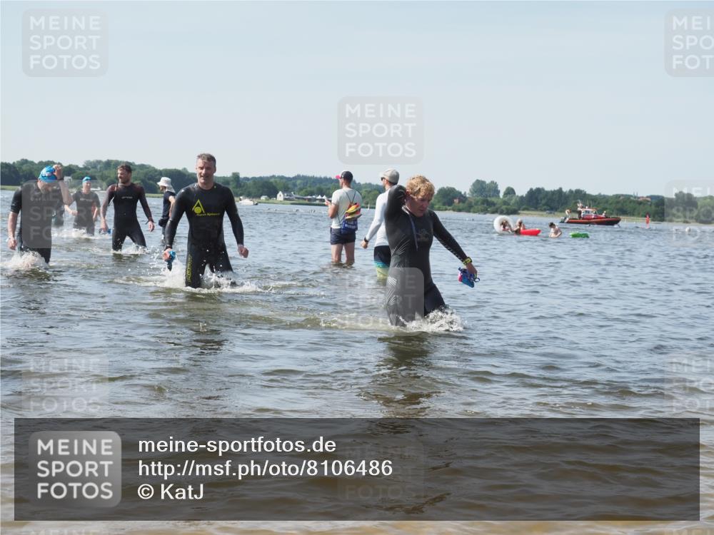 22.06.2025 - Viking Triathlon KatJ http://msf.ph/oto/8106486 22.06.2025 10:37:16 Schwimmen 34, 172, 233, 253, 312, 316, 344, 370, 383, 454, 513, 649 meine-sportfotos.de
