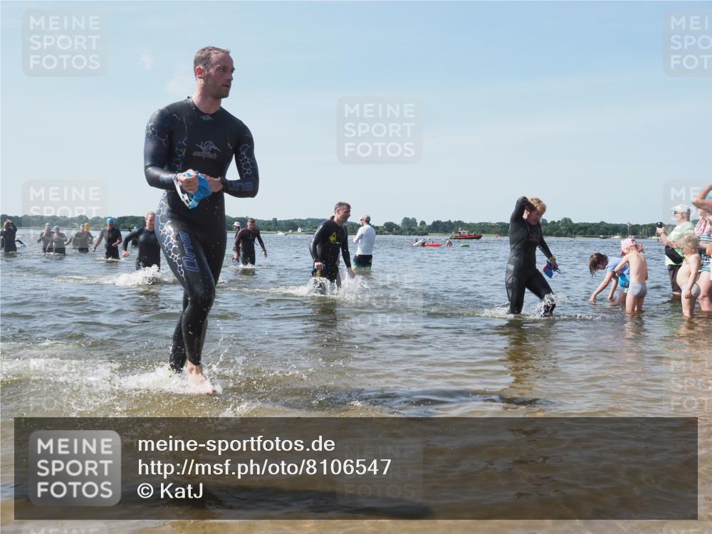22.06.2025 - Viking Triathlon KatJ http://msf.ph/oto/8106547 22.06.2025 10:37:18 Schwimmen 34, 172, 180, 233, 253, 312, 316, 344, 370, 383, 454, 513, 649 meine-sportfotos.de