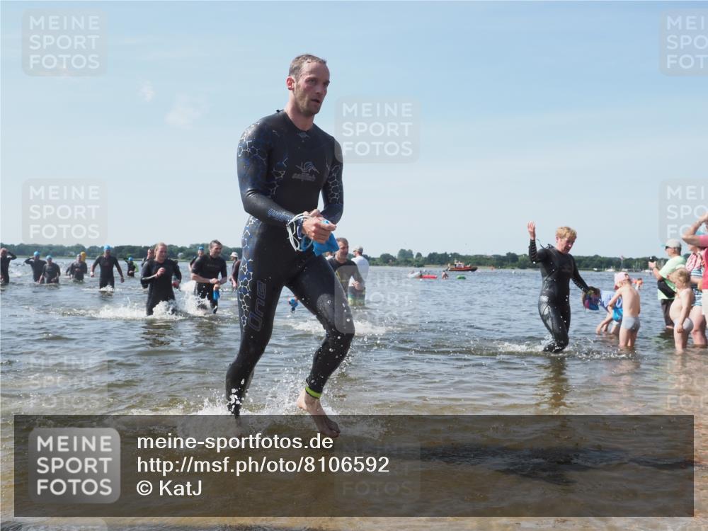 22.06.2025 - Viking Triathlon KatJ http://msf.ph/oto/8106592 22.06.2025 10:37:19 Schwimmen 34, 131, 172, 180, 233, 253, 312, 316, 344, 370, 383, 454, 513, 649 meine-sportfotos.de