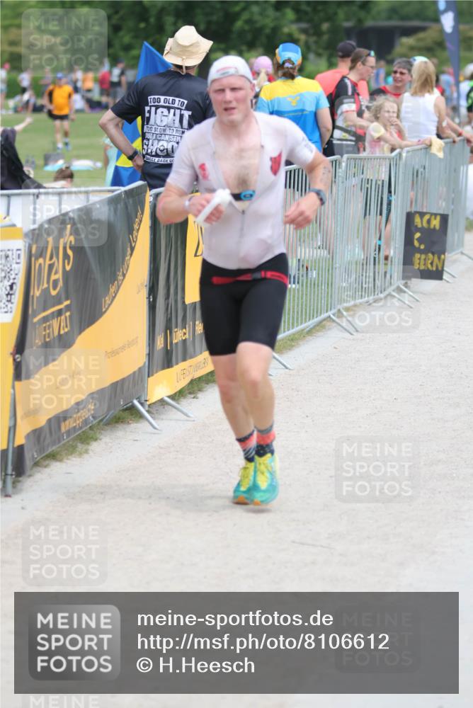 22.06.2025 - Viking Triathlon H.Heesch http://msf.ph/oto/8106612 22.06.2025 14:15:20 Laufen 28, 556 meine-sportfotos.de