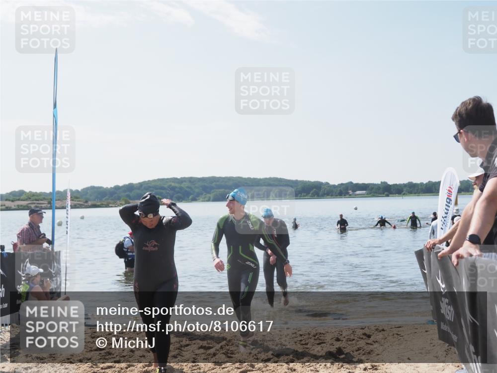 22.06.2025 - Viking Triathlon MichiJ http://msf.ph/oto/8106617 22.06.2025 10:52:31 Schwimmen 136, 490 meine-sportfotos.de