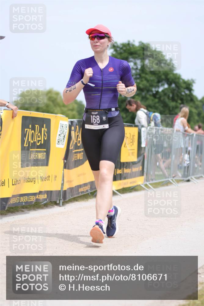 22.06.2025 - Viking Triathlon H.Heesch http://msf.ph/oto/8106671 22.06.2025 13:52:42 Laufen 24, 81, 168 meine-sportfotos.de