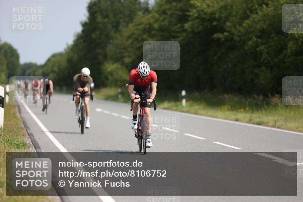 22.06.2025 - Viking Triathlon Yannick Fuchs http://msf.ph/oto/8106752 22.06.2025 11:30:55 Radfahren 44, 329, 335, 408, 511, 535 meine-sportfotos.de