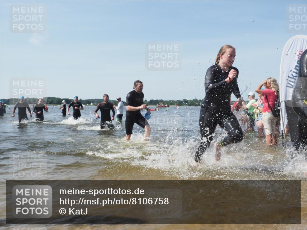 22.06.2025 - Viking Triathlon KatJ http://msf.ph/oto/8106758 22.06.2025 10:37:23 Schwimmen 21, 34, 131, 172, 180, 187, 233, 253, 312, 316, 344, 370, 383, 454, 456, 649 meine-sportfotos.de