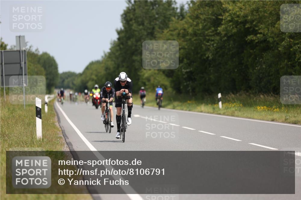 22.06.2025 - Viking Triathlon Yannick Fuchs http://msf.ph/oto/8106791 22.06.2025 12:11:39 Radfahren 13, 173, 314, 340, 427, 444, 458, 604 meine-sportfotos.de