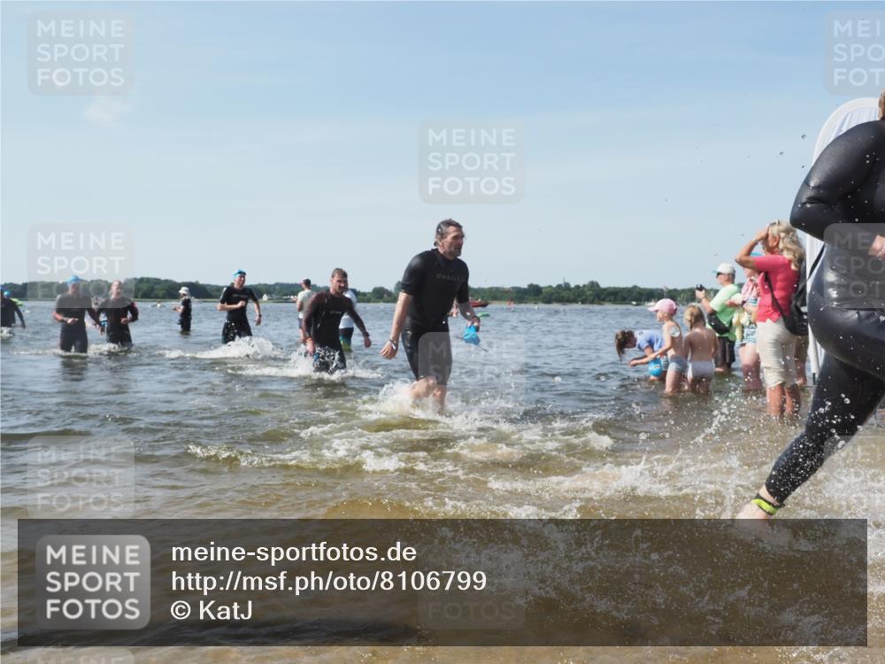 22.06.2025 - Viking Triathlon KatJ http://msf.ph/oto/8106799 22.06.2025 10:37:23 Schwimmen 21, 34, 131, 172, 180, 187, 233, 253, 312, 316, 344, 370, 383, 454, 456, 649 meine-sportfotos.de