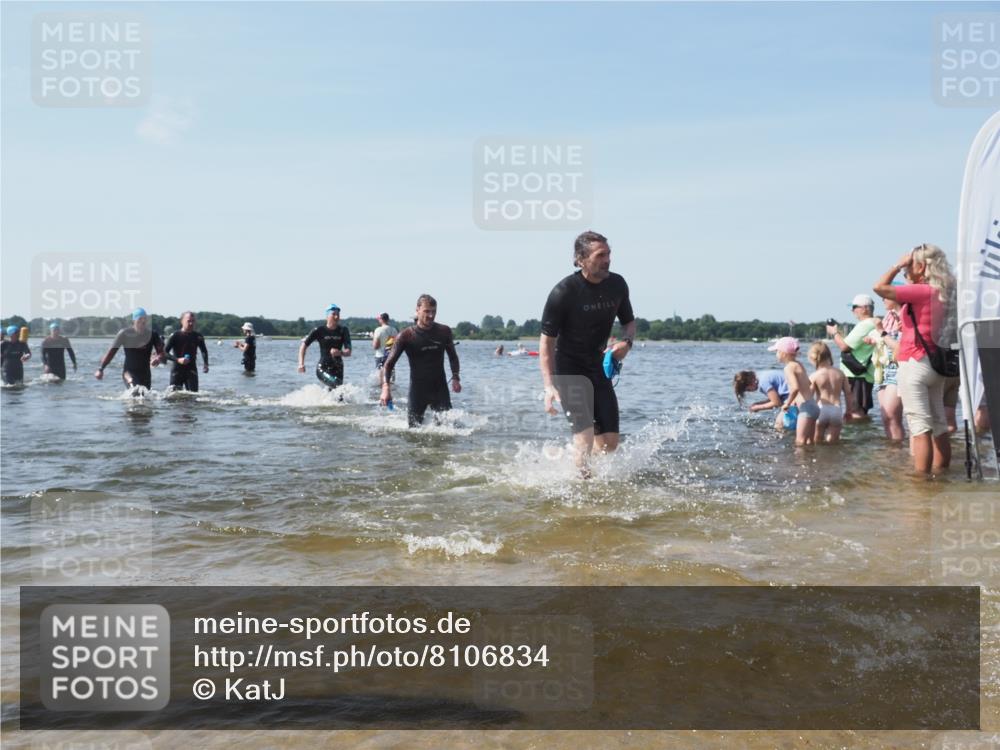 22.06.2025 - Viking Triathlon KatJ http://msf.ph/oto/8106834 22.06.2025 10:37:23 Schwimmen 21, 34, 131, 172, 180, 187, 233, 253, 312, 316, 344, 370, 383, 454, 456, 649 meine-sportfotos.de