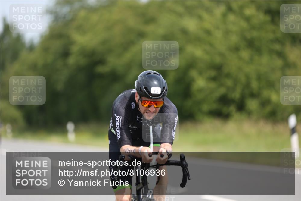 22.06.2025 - Viking Triathlon Yannick Fuchs http://msf.ph/oto/8106936 22.06.2025 12:11:43 Radfahren 13, 173, 234, 314, 340, 427, 444, 458, 604 meine-sportfotos.de