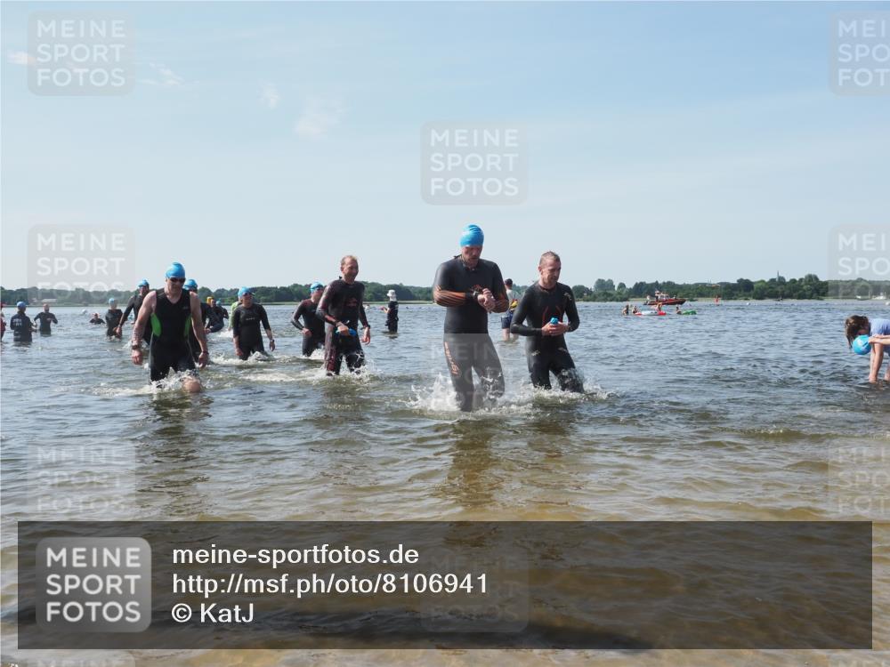 22.06.2025 - Viking Triathlon KatJ http://msf.ph/oto/8106941 22.06.2025 10:37:29 Schwimmen 21, 34, 131, 141, 163, 177, 180, 187, 233, 245, 253, 312, 316, 344, 383, 456, 614, 639 meine-sportfotos.de