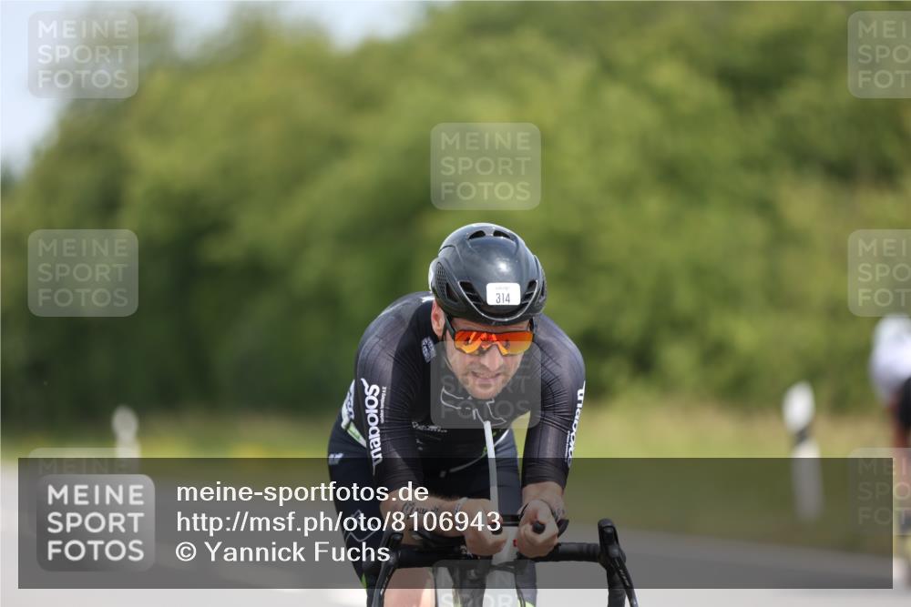 22.06.2025 - Viking Triathlon Yannick Fuchs http://msf.ph/oto/8106943 22.06.2025 12:11:43 Radfahren 13, 173, 234, 314, 340, 427, 444, 458, 604 meine-sportfotos.de