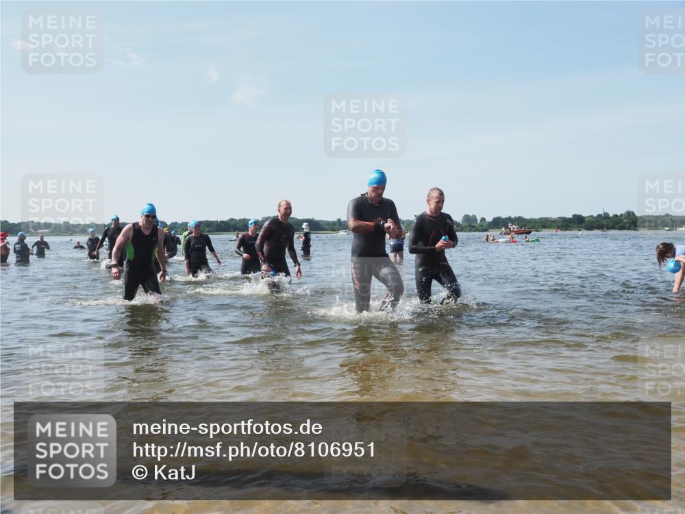 22.06.2025 - Viking Triathlon KatJ http://msf.ph/oto/8106951 22.06.2025 10:37:29 Schwimmen 21, 34, 131, 141, 163, 177, 180, 187, 233, 245, 253, 312, 316, 344, 383, 456, 614, 639 meine-sportfotos.de